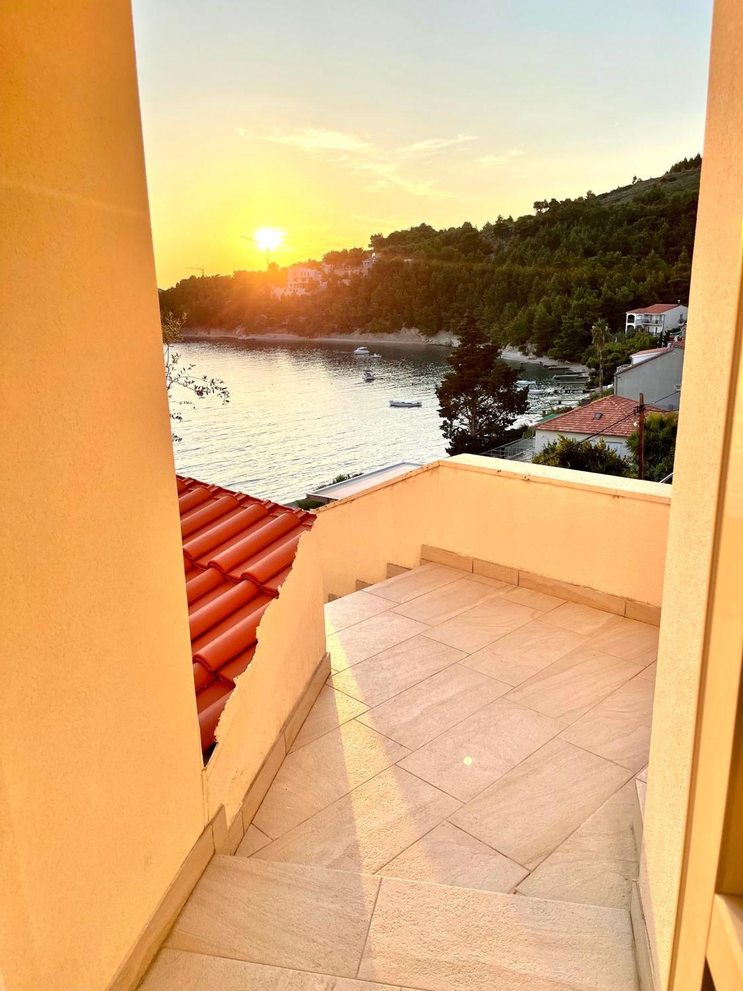 Apartments Domani Omis Exterior photo