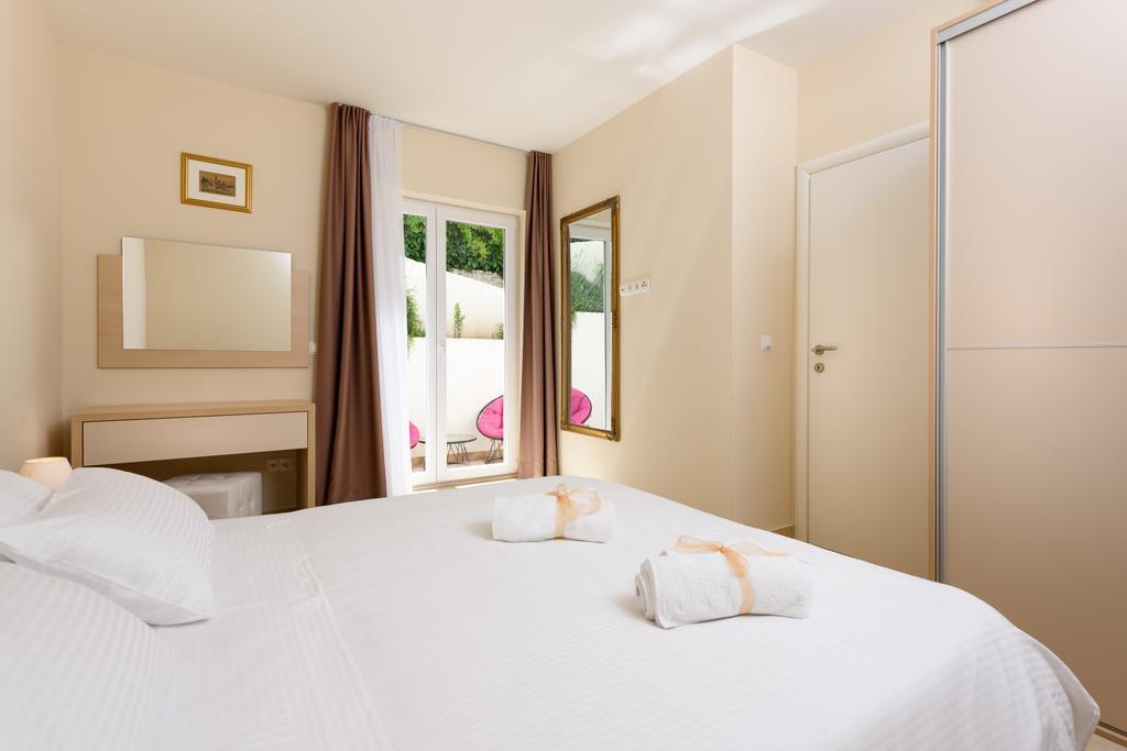 Apartments Domani Omis Exterior photo